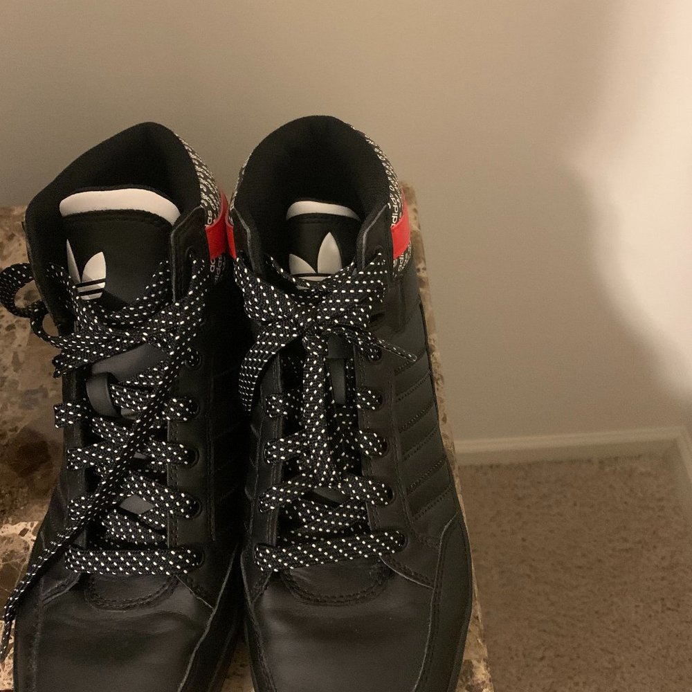 Shoes, no box, smoke free pet free home - Picture 1 of 4